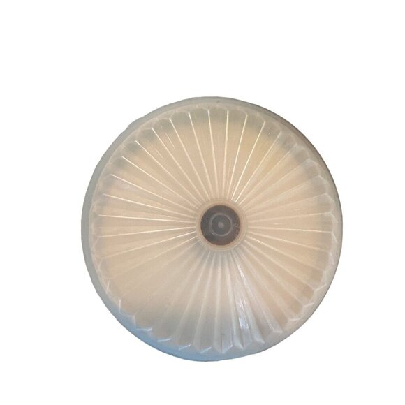 Tupperware 874 Ecru Beige 1.2 Liter Pitcher Push Button Lid - Picture 8 of 11